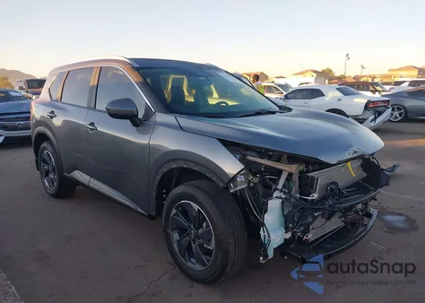 2025 Nissan Rogue Sv Fwd z USA, uszkodzony, nr VIN 5N1BT3BA3SC823056